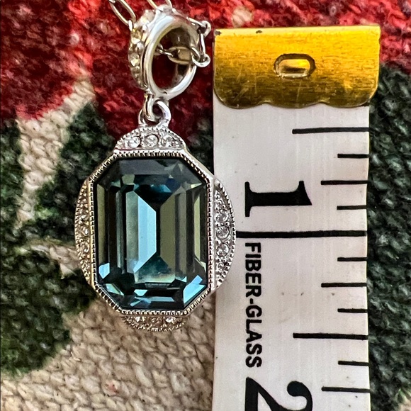 Touchstone Touch stone crystal earrings and necklace set - Picture 8 of 8